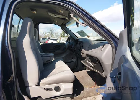 2002 Ford F-150 Xl/Xlt z USA, uszkodzony, nr VIN 2FTRF17W32CB01017